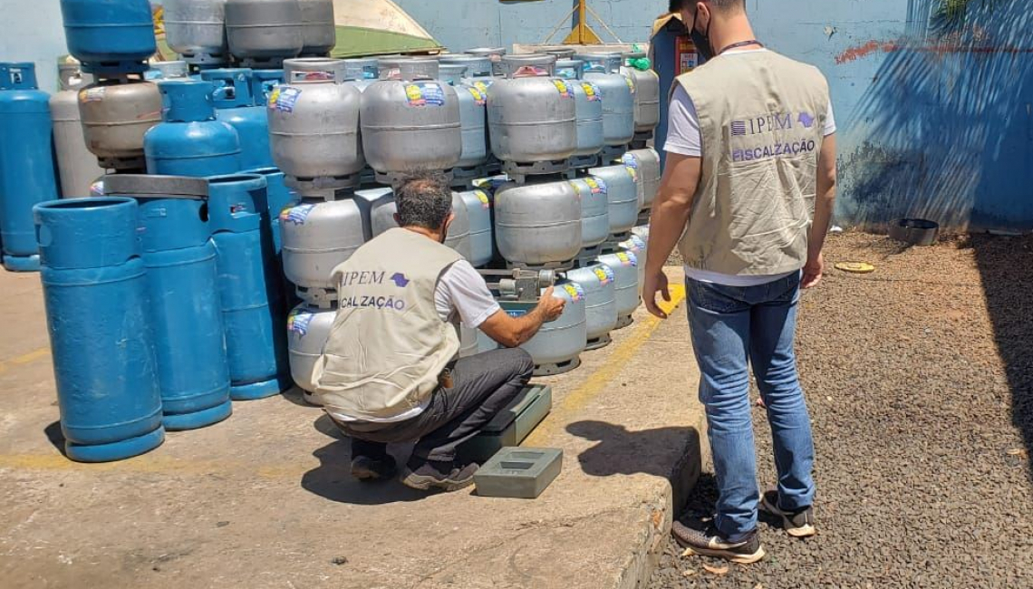 Ipem-SP fiscaliza botijões de gás de cozinha no Estado de SP